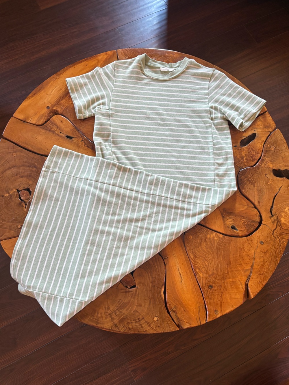 Mod Ref TShirt Style Midi Dress